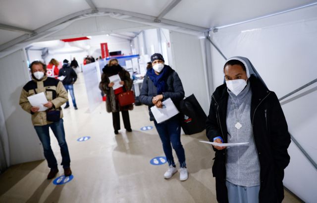 Ιταλία – Ανοικτά και το βράδυ τα εμβολιαστικά κέντρα – Εκκληση Ντράγκι στον πληθυσμό