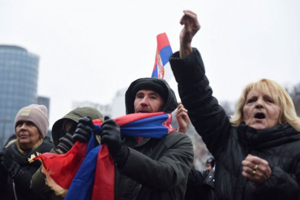 Σερβία – Χλιαρή η συμμετοχή στο δημοψήφισμα για το Σύνταγμα