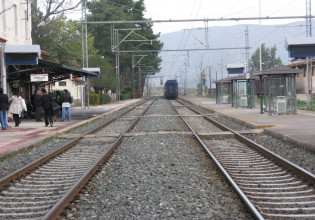 Σύγκρουση τρένων με τρεις τραυματίες στην Λιβαδειά