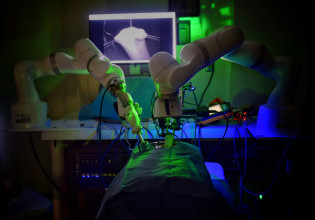 Ρομπότ πραγματοποίησε την πρώτη χειρουργική επέμβαση χωρίς ανθρώπινη παρέμβαση