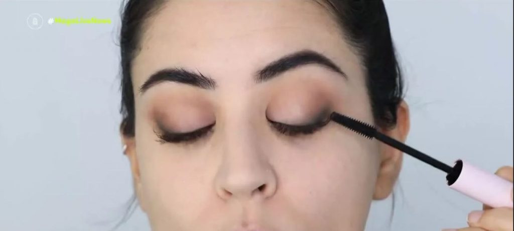 Μακιγιάζ στην εποχή του covid – Τονίστε τα μάτια και εντυπωσιάστε ακόμα και με μάσκα