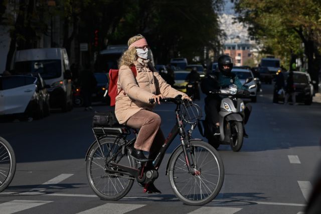 Ειδικοί – Πέρασε η κορύφωση της Όμικρον – Αντίστροφη μέτρηση για χαλάρωση μέτρων στην εστίαση