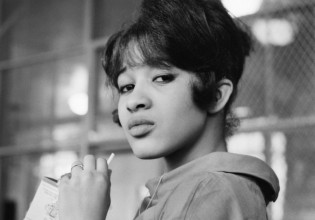 Ρόνι Σπέκτορ – Πέθανε η θρυλική τραγουδίστρια των Ronettes