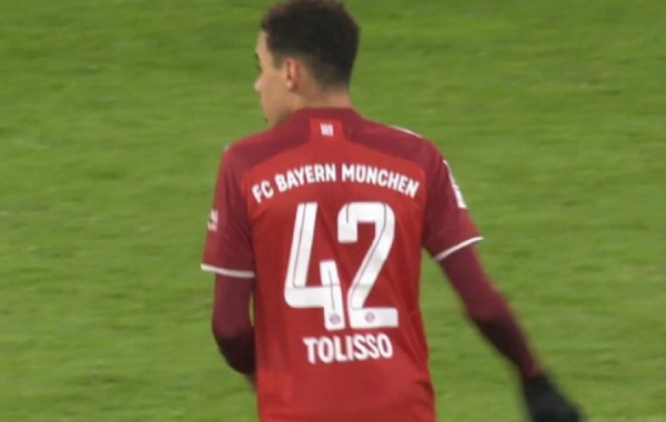 Ο Μουσιάλα αγωνίστηκε με φανέλα Τολισό κόντρα στην Γκλάντμπαχ