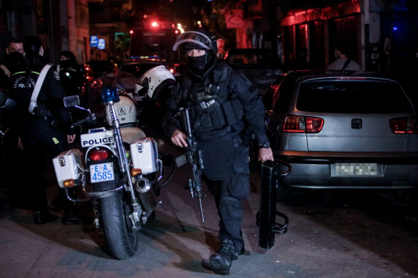 Ομηρία στο κέντρο της Αθήνας – Σήμερα στον εισαγγελέα ο δράστης