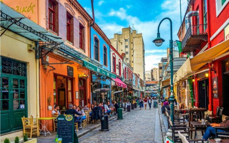 Θεσσαλονίκη – Έρωτας γεννήθηκε στους αιθέρες και επισφραγίστηκε στο δημαρχείο