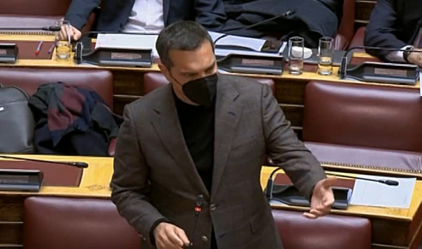 Χαμός στη Βουλή: «Καρφιά» Τσίπρα σε Μητσοτάκη & Στυλιανίδη – «Μας λέτε ψέματα για να αποφύγετε την ευθύνη»