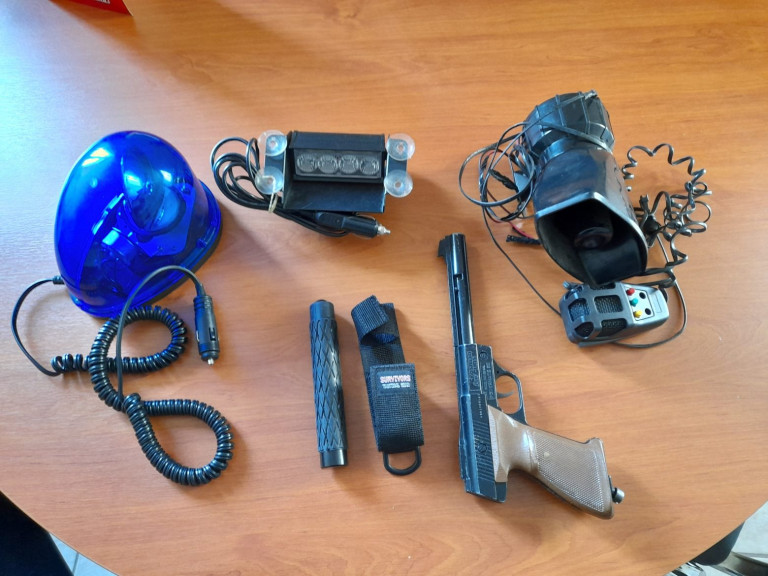 Χαϊδάρι – Δύο συλλήψεις για πλαστογραφία και όπλα