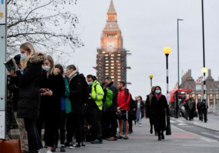 Στέκεται σε ουρές για χάρη πλούσιων και βγάζει 200 ευρώ την ημέρα
