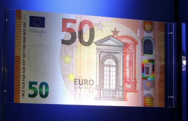 ΕΚΤ: Σε ιστορικό χαμηλό τα πλαστά ευρώ το 2021