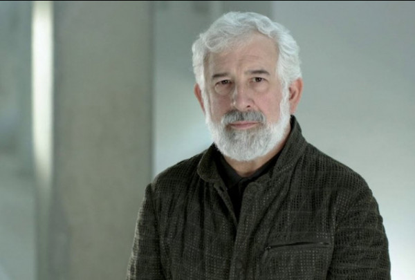 Πέτρος Φιλιππίδης – Στο σφυρί δύο σπίτια του – «Απάνθρωπες» συνθήκες στις φυλακές, καταγγέλλει ο δικηγόρος του