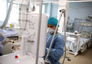 ΗΠΑ: Χειροπέδες σε δύο νοσοκόμες για πώληση πλαστών πιστοποιητικών εμβολιασμού