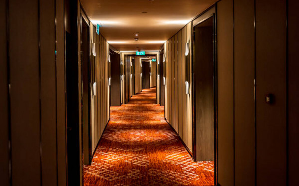 Ομόνοια: Πώς η 14χρονη έπεσε στα «δίχτυα» του 40χρονου – Ποιοι είναι οι άλλοι δύο που εμπλέκονται στην υπόθεση