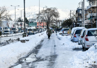 Υπάρχουν και αυτοί οι δήμαρχοι: Ο δήμαρχος Γαλατσίου έσπευσε εν μέσω χιονιά να βοηθήσει ΑμΕΑ χωρίς ρεύμα