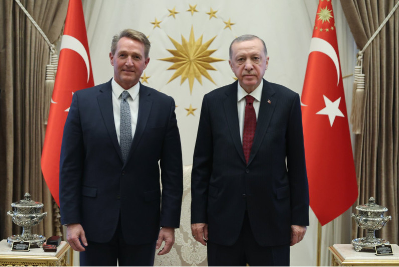 Νέα «εποχή» στις σχέσεις ΗΠΑ-Τουρκίας: Ο ρόλος του αμερικανού πρέσβη που ανέλαβε καθήκοντα