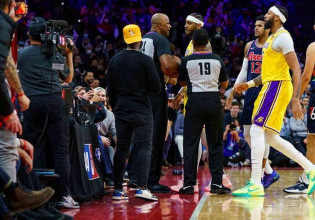 «Τρελάθηκε» ο Καρμέλο – Πήγε να πιαστεί στα χέρια με φίλαθλο