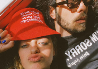 Τόπλες γυμναστική στην Άνδρο από τον Άγγελο Λάτσιο και το κορίτσι του