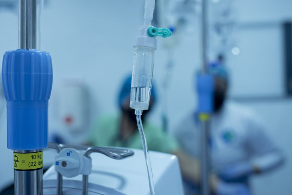 Υπερδιπλάσιες οι πιθανότητες νέας νοσηλείας 10 μήνες μετά την ανάρρωση από κοροναϊό