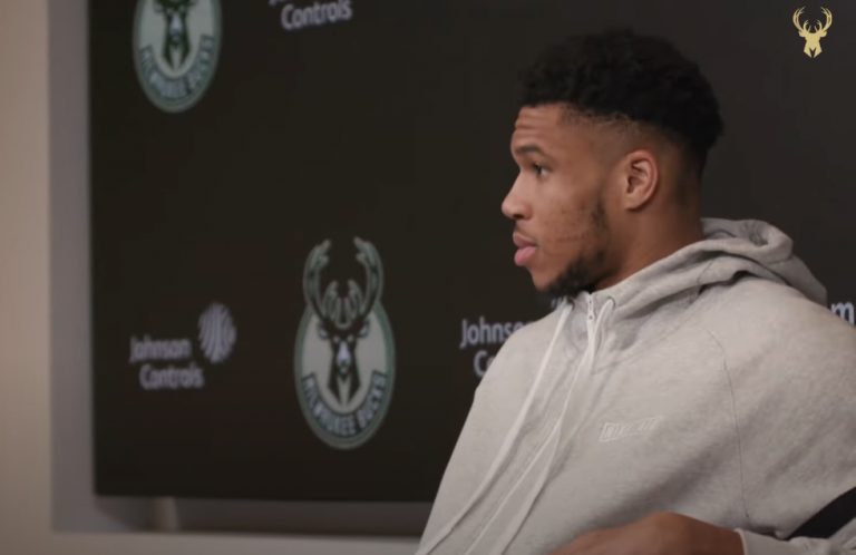 Οι Μπακς ευχήθηκαν με… επικό τρόπο στον Αντετοκούνμπο για τη γιορτή του