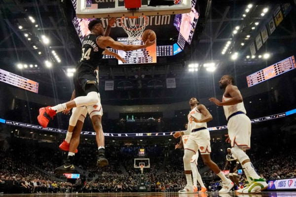NBA: Οι καλύτερες στιγμές από την εμφάνιση του Γιάννη κόντρα στους Νικς