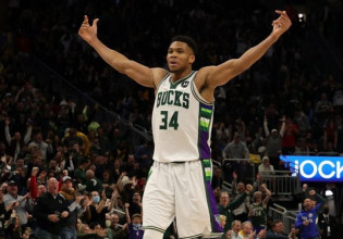 Η εντυπωσιακή εμφάνιση του Γιάννη στην ήττα από τους Ράπτορς