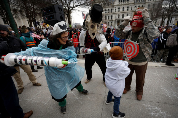 Εμβολιασμοί – Το viral βίντεο στο Twitter που «πονάει» τους αντιεμβολιαστές