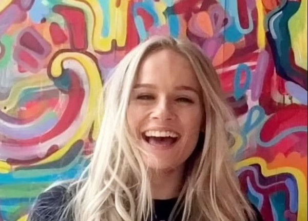 Βρετανία: 20χρονος απήγαγε τη φίλη του, την έβαλε σε βαν, έπεσε εν κινήσει και έμεινε κλινικά νεκρή