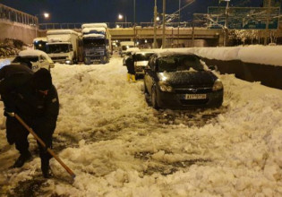 Κακοκαιρία «Ελπίδα»: Οργή και απόγνωση στο Twitter για το φιάσκο της Αττικής Οδού