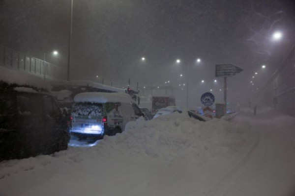 Εγκλωβισμένη στην Αττική Οδό: Ήμασταν 17 ώρες στο αυτοκίνητο