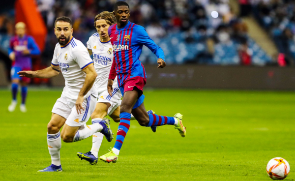 Προβάδισμα με Βινίσιους για τη Ρεάλ, απάντησε ο Ντε Γιονγκ για την Μπαρτσελόνα