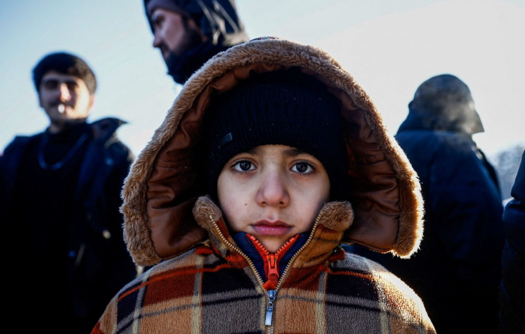 Λευκορωσία – Εκατοντάδες παραμένουν οι αποκλεισμένοι μετανάστες στα σύνορα με την Πολωνία