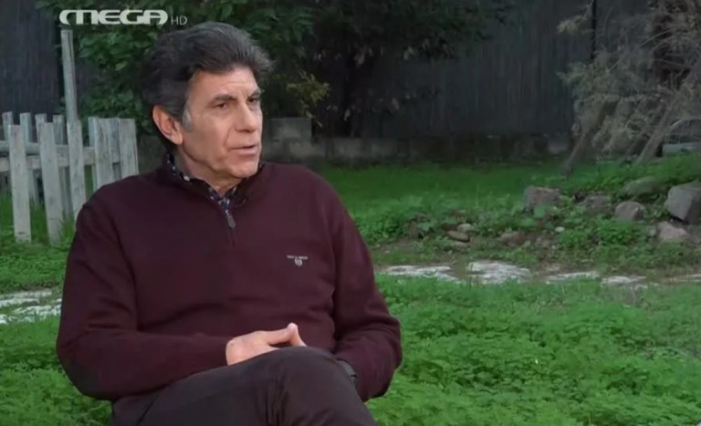 Γιάννης Μπέζος – «Δεν με ενδιαφέρει που γράφουν στο διαδίκτυο ότι δεν φωτογραφίζομαι με κόσμο»