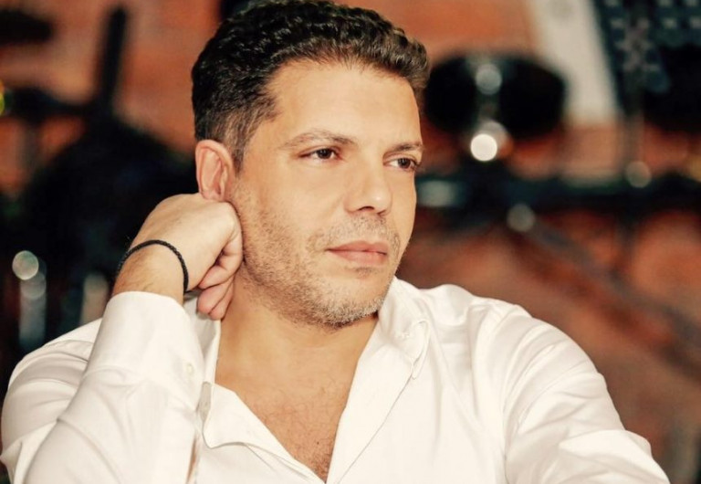 Γρηγόρης Μπιθικώτσης – Δημοσίευσε την πρώτη φωτογραφία με τη νεογέννητη κόρη του