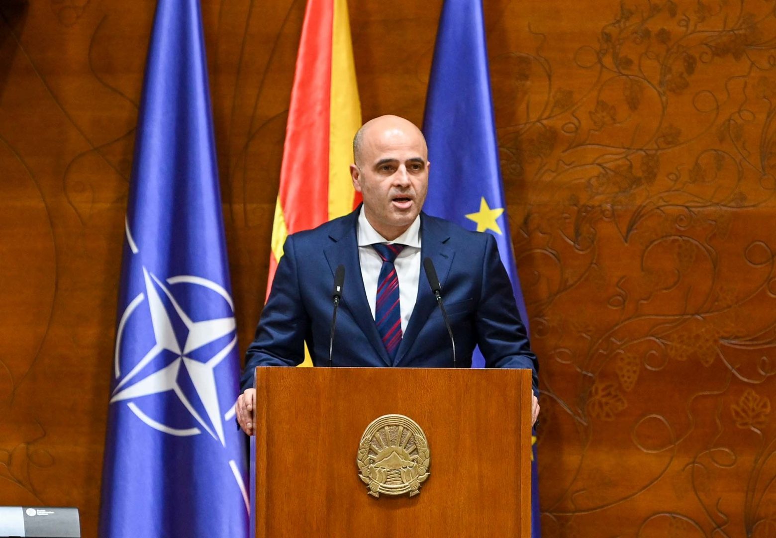 Ο νέος πρωθυπουργός της Β. Μακεδονίας - «Αδιαπραγμάτευτες μακεδονική ταυτότητα και γλώσσα»