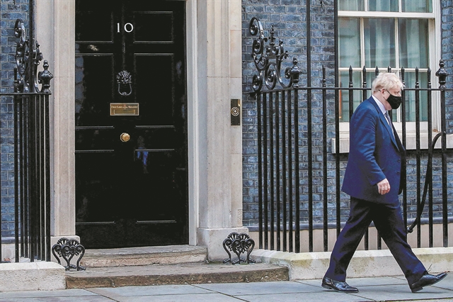 Τζόνσον: Έδωσε εντολή να απομακρυνθούν κατοικίδια από το Αφγανιστάν και όχι Αφγανοί