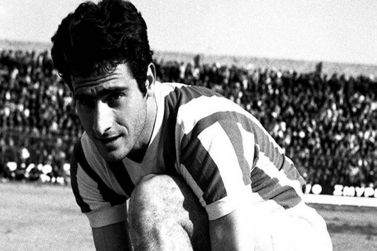 Διασωληνωμένος με κοροναϊό ο θρύλος του Ολυμπιακού, Βασίλης Μποτίνος