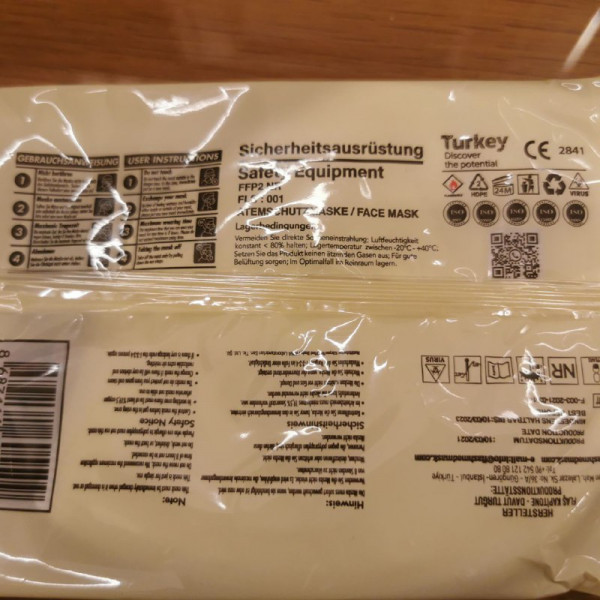 Βουλή: Μοίρασε στους βουλευτές μάσκες από την Τουρκία – Τι είπε η Λιάνα Κανέλλη