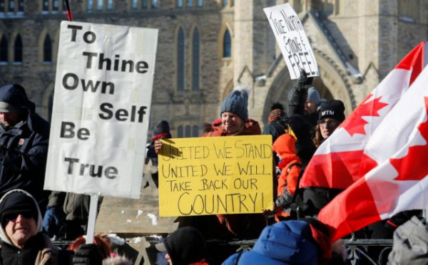 Καναδάς: Οι αντιεμβολιστές έκλεισαν διεθνή αυτοκινητηδρόμο, κρυμμένος ο Τριντό