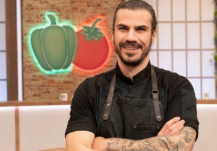 Άκης Πετρετζίκης – Πρώτη βόλτα του 2022 με τον γιο και την σύζυγο του