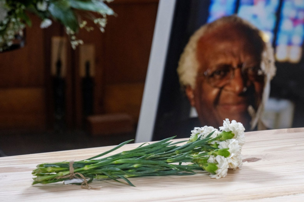 Ντέσμοντ Τούτου – Έγινε η κηδεία του αρχιεπισκόπου που πάλεψε ενάντια στο απαρτχάιντ στη Νότια Αφρική