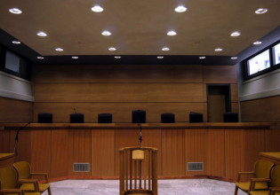 Διακόπηκε για τις 26 Ιανουαρίου η δίκη για το ελληνικό #metoo