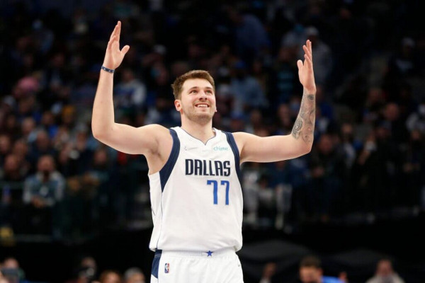 NBA – Περίπατος για τους Μάβερικς, στο τέλος τα κατάφεραν οι Γουόριορς