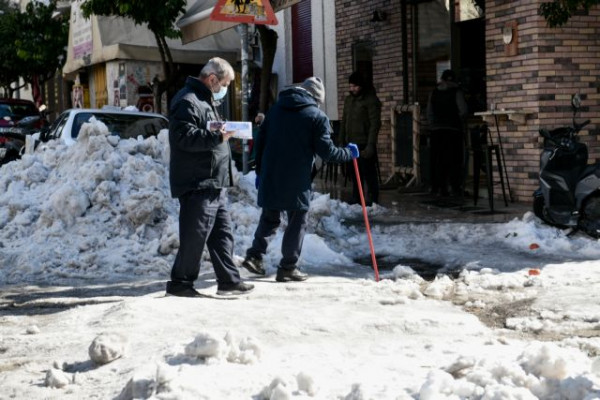 Καταγγελία στο MEGA: Οι γονείς της παραμένουν εγκλωβισμένοι στο Χολαργό χωρίς ρεύμα από τη Δευτέρα