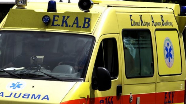 ΕΚΑΒ για τροχαίο στη Χαλκίδα – Δύο ασθενοφόρα έφτασαν μετά από 12 λεπτά
