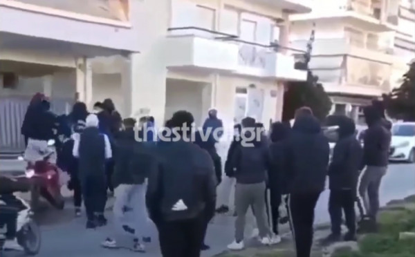 Επεισόδια με ακροδεξιούς έξω από σχολείο στη Θεσσαλονίκη