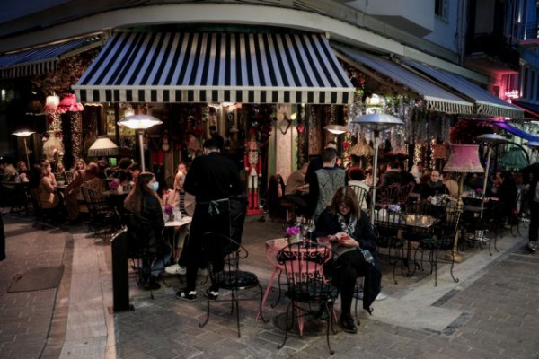 Άρση μέτρων – Εν αναμονή της εισήγησης της Επιτροπής η κυβέρνηση – Όλα τα σενάρια