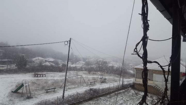 «Ελπίδα»: Tα πρώτα χιόνια έπεσαν στα ορεινά της Θεσσαλονίκης – Πολικές θερμοκρασίες στη Βόρεια Ελλάδα