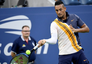 Απίθανος Κύργιος – Σέρβιρε κάτω από τα πόδια και πήρε τον πόντο