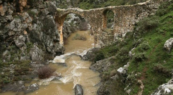 Λιβαδειά – Περιπέτεια για οικογένεια στο Φαράγγι Κρύας