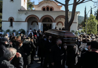 Αλέκος Φασιανός – Σε κλίμα συγκίνησης το τελευταίο αντίο στον εμβληματικό Έλληνα ζωγράφο